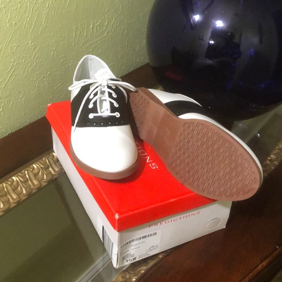 Bella- Vista Winter White Boots - Picture 4 of 8